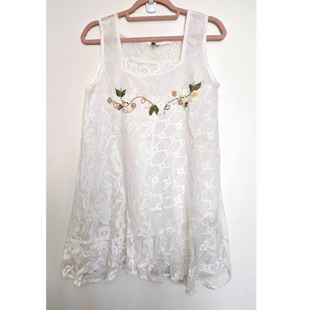 Marilu Lace Floral Embroidered Beaded Sleeveless Blouse Tank Top S White